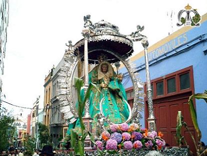 Virgen de Guía con su Manto Verde en una procesion de las Fiestas de Las Marías.
